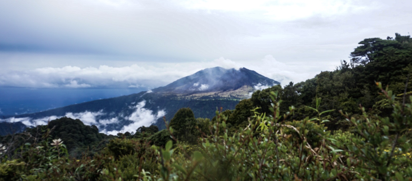 turrialba vulkan costa rica